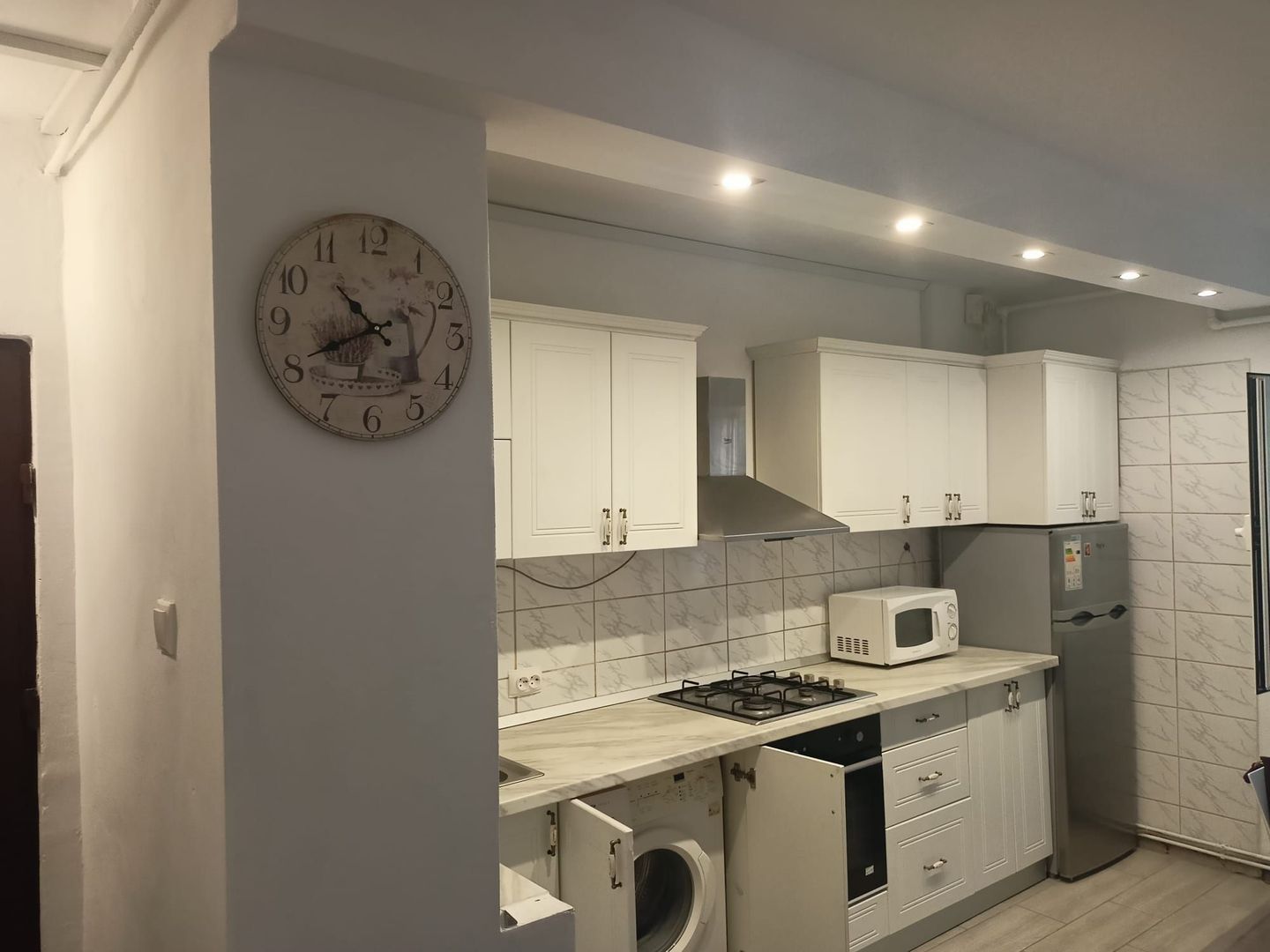 De inchiriat! Apartament 2 camere decomandate in Plopilor - Poză 9