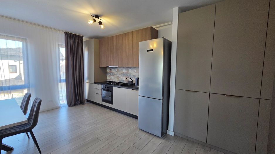 Apart 2 camere și loc de parcare - Poză 1