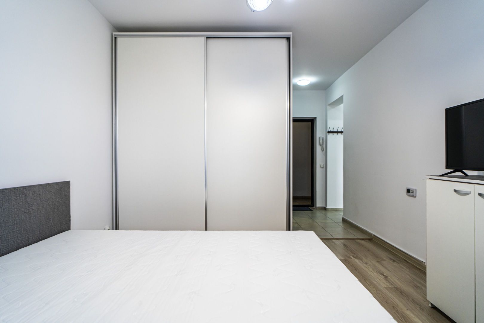 Garsoniera, 36 mp, mobilata-utialta, etaj 4, langa Penny Market- Rezervelor - Poză 4