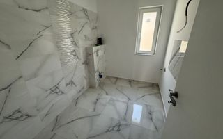 Apartament in Villa. Spatios. Disponibil imediat. Terasa verde - Poză 10