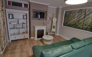 Apartament 3 camere, 2 bai, decomandat in Strand pentru inchiriat - Poză 2
