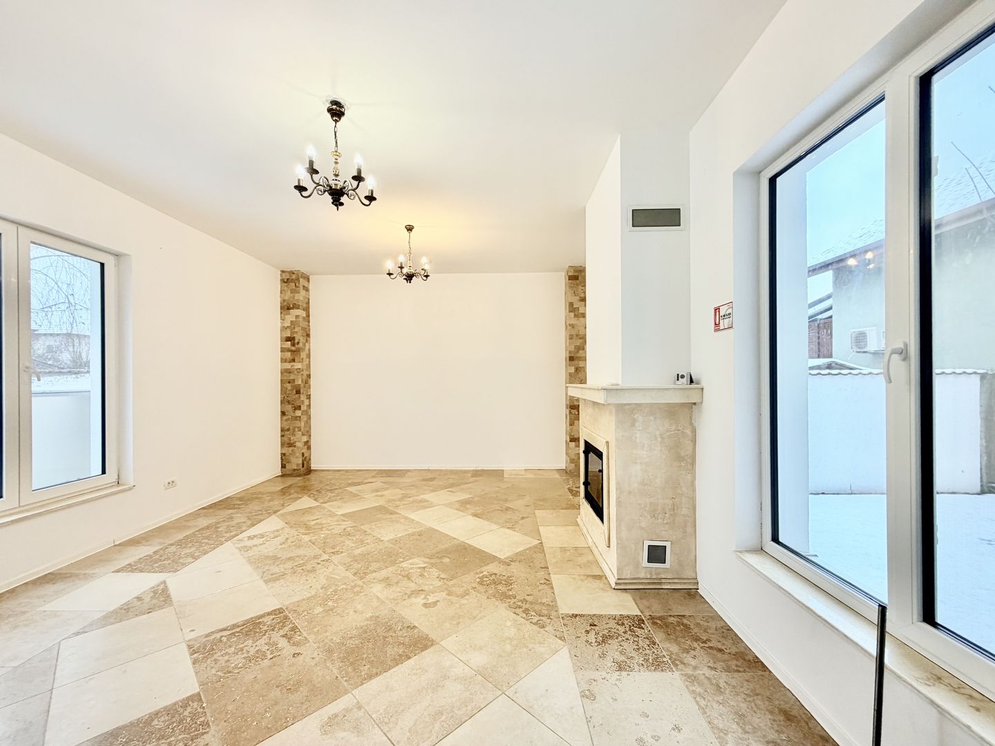 Casă de închiriat la liziera pădurii - Dumbrăvița - Poză 3