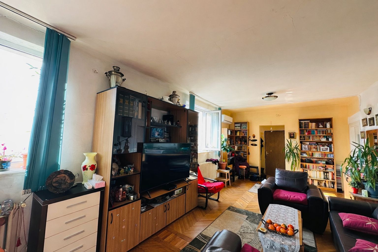 Apartament 4 camere - Dacia -  Strada Episcop Radu - Poză 2