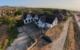 Casă 300 mp  cu posibilități multiple în Covăsânț - Poză 3
