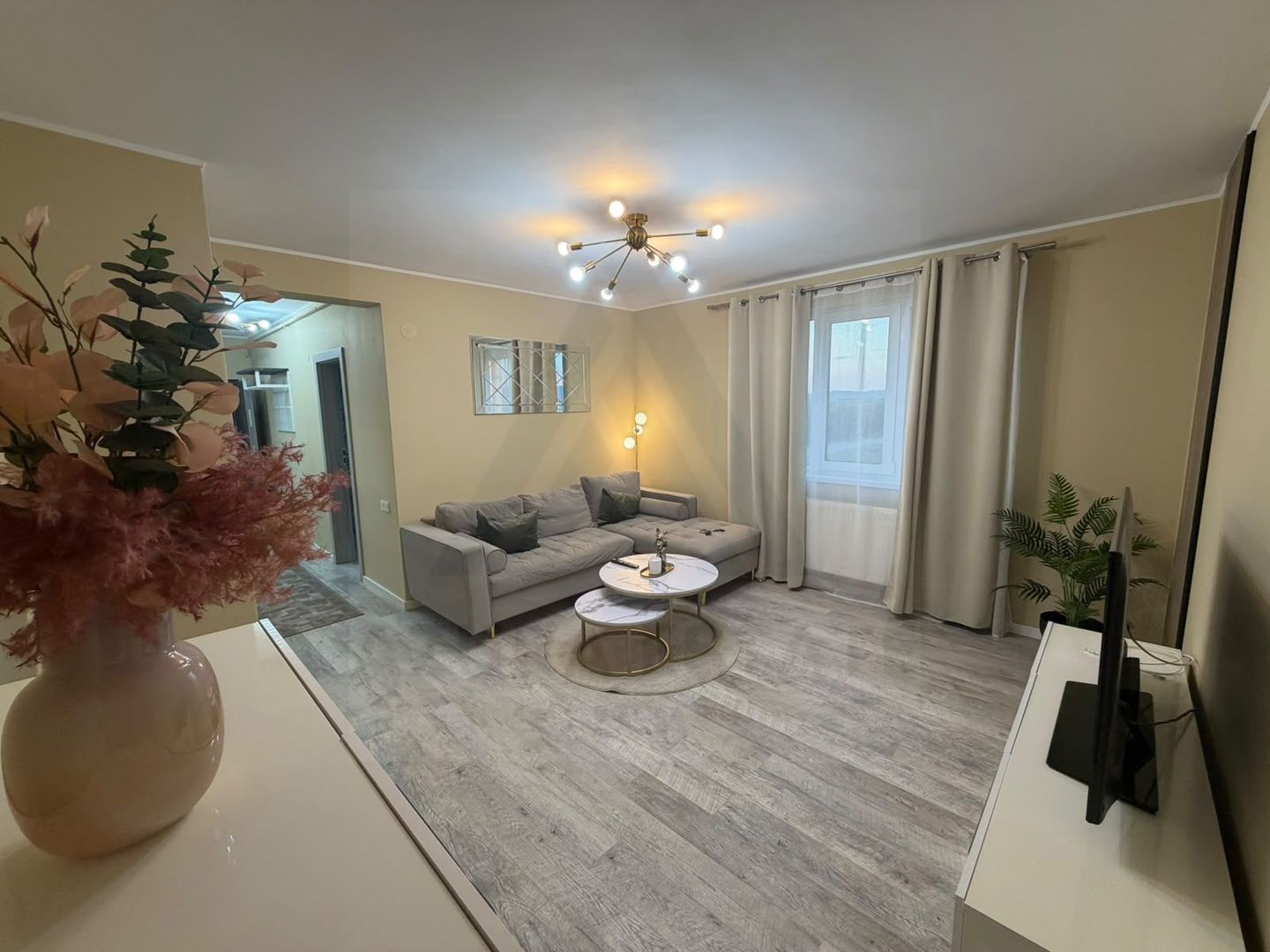 Apartament Premium 3 camere parcare privata etaj 2 Calea Surii Mici - Poză 1