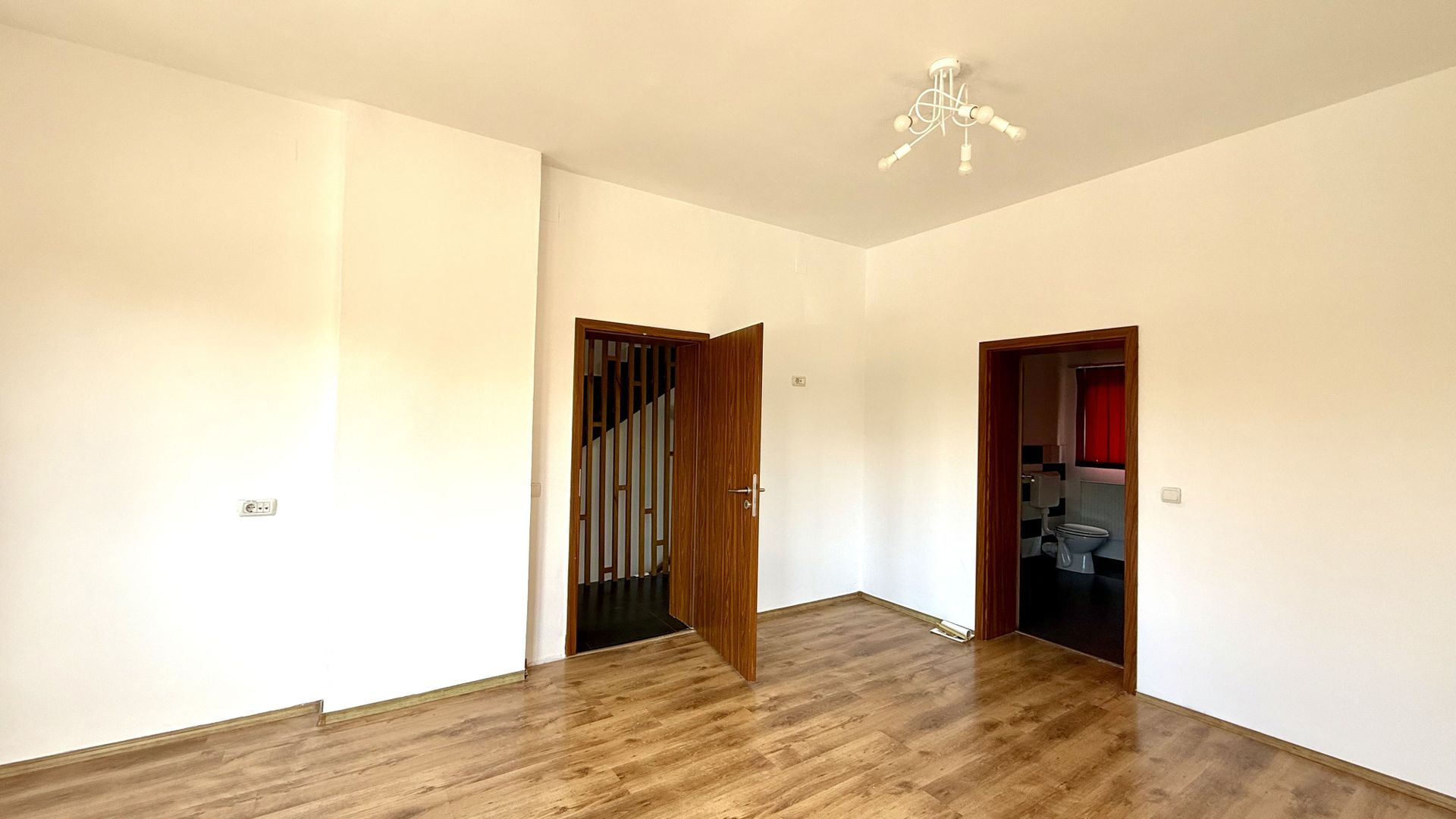 IMOBIL CU MULTIPLE DESTINATII - Poză 5