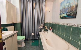 Casa perfectă pentru familie – curte, foișor cu grătar și garaj triplu - Poză 22