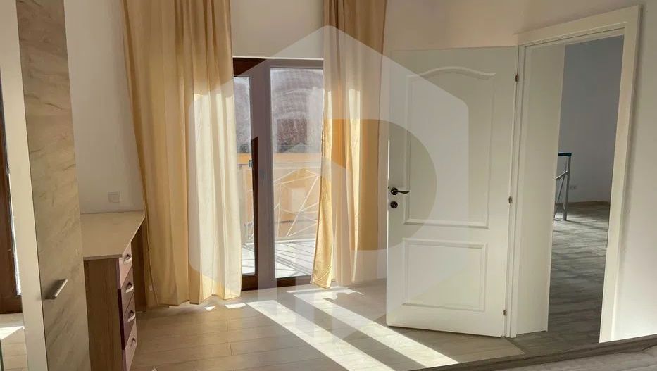 Casa individuala - 5 camere - 210mpu - Lazaret - Acces auto si garaj - Poză 3