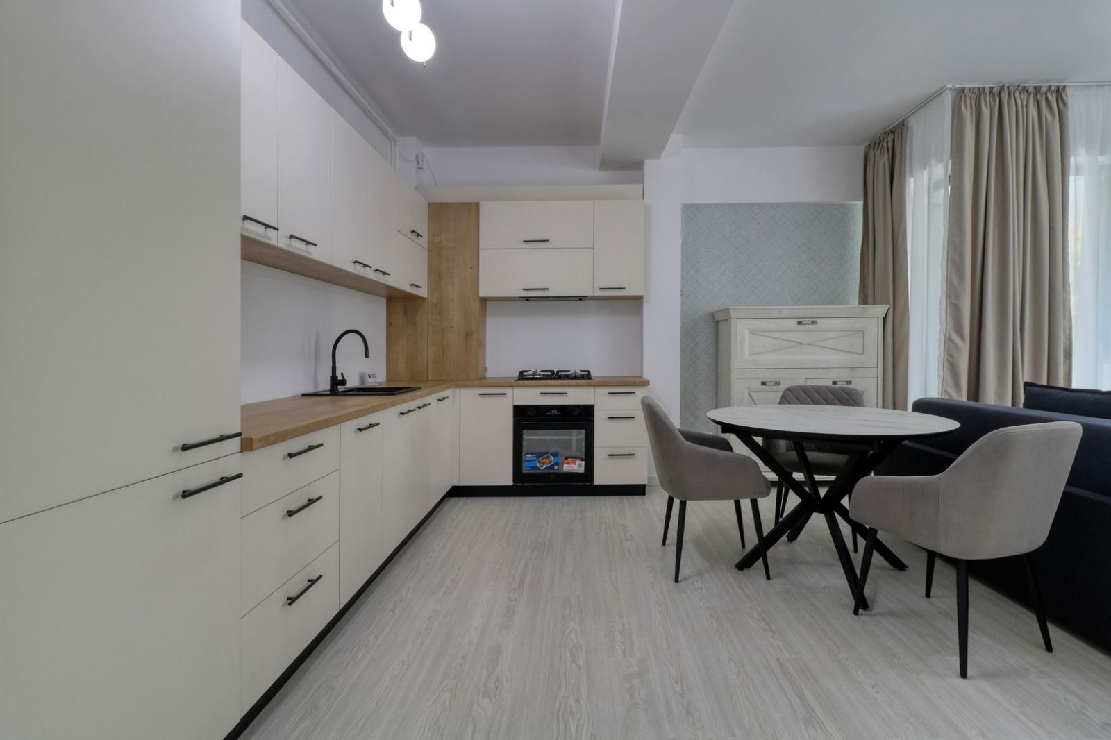 AP. 2 CAMERE DECEBAL, PRIMA INCHIRIERE, PARCARE, INCALZIRE PARDOSEALA - Poză 15