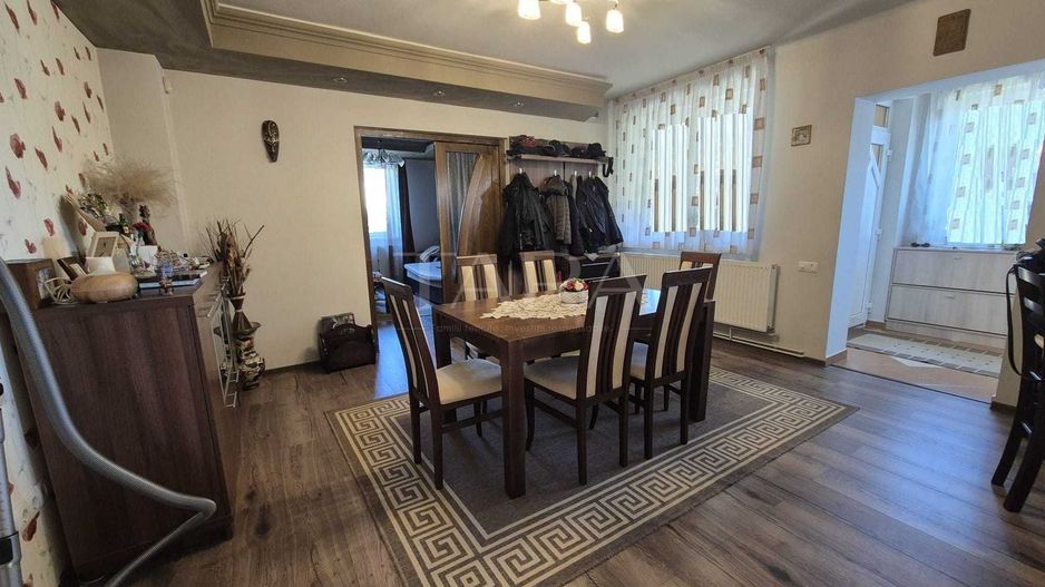 Casă cu grădină generoasă, perfectă pentru familie - Luna de Sus. - Poză 2