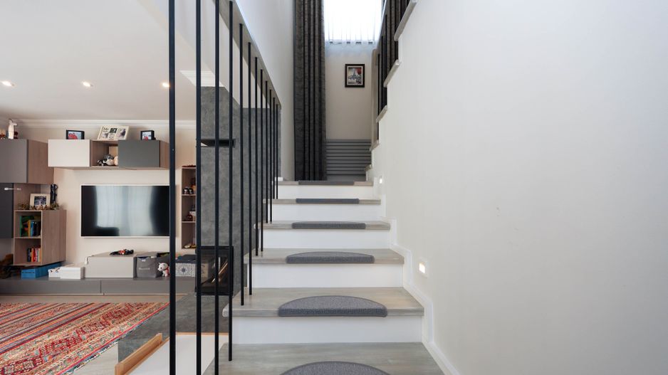 Casă ideală pentru familie în Brașov, Bunloc – spațioasă, luminoasă, priveliște - Poză 24