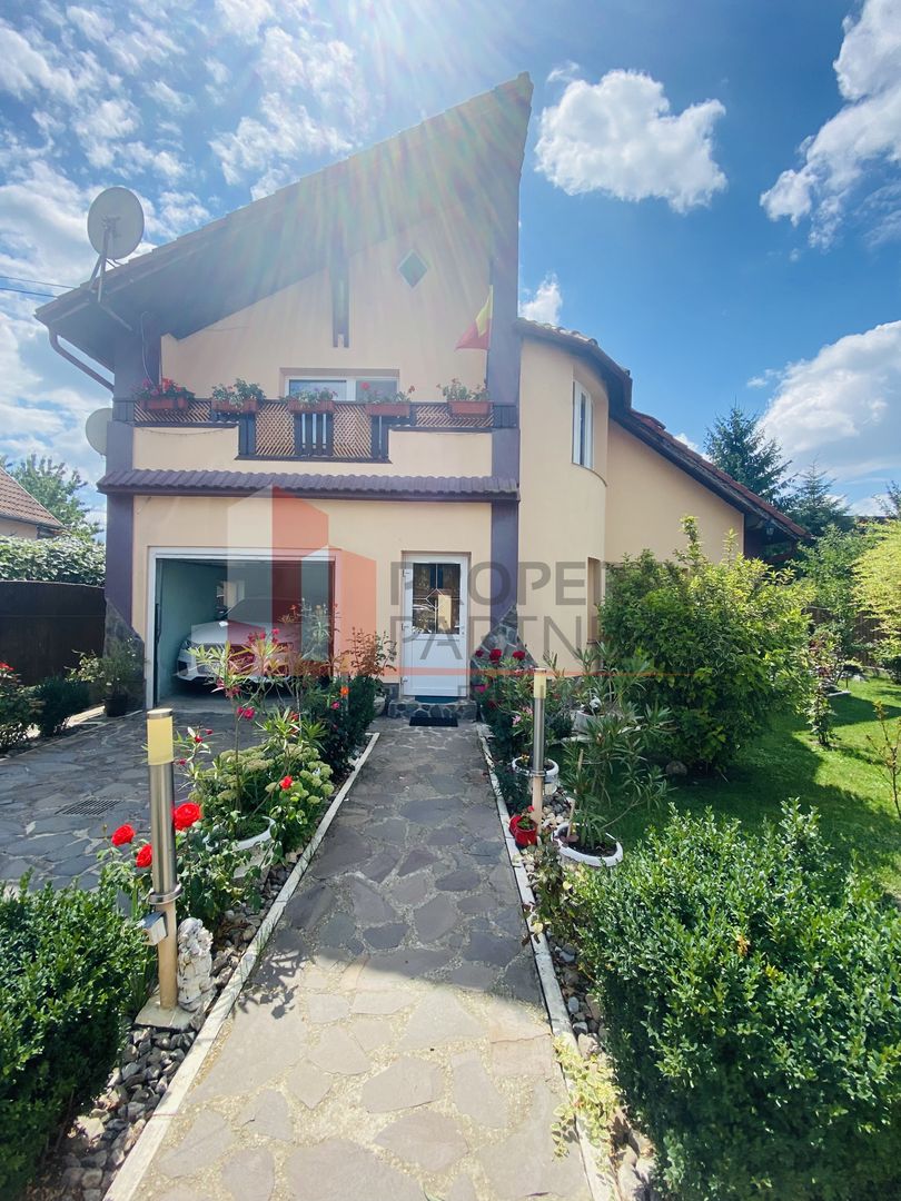 Casa deosebita Ghimbav - Poză 2