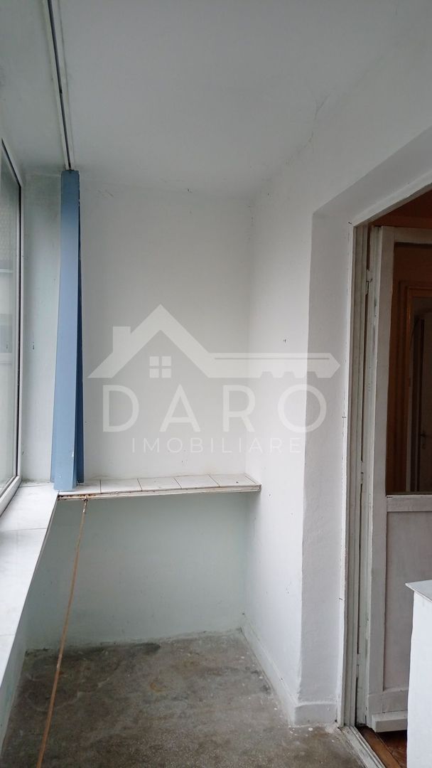 Vând apartament 3 camere - Poză 8