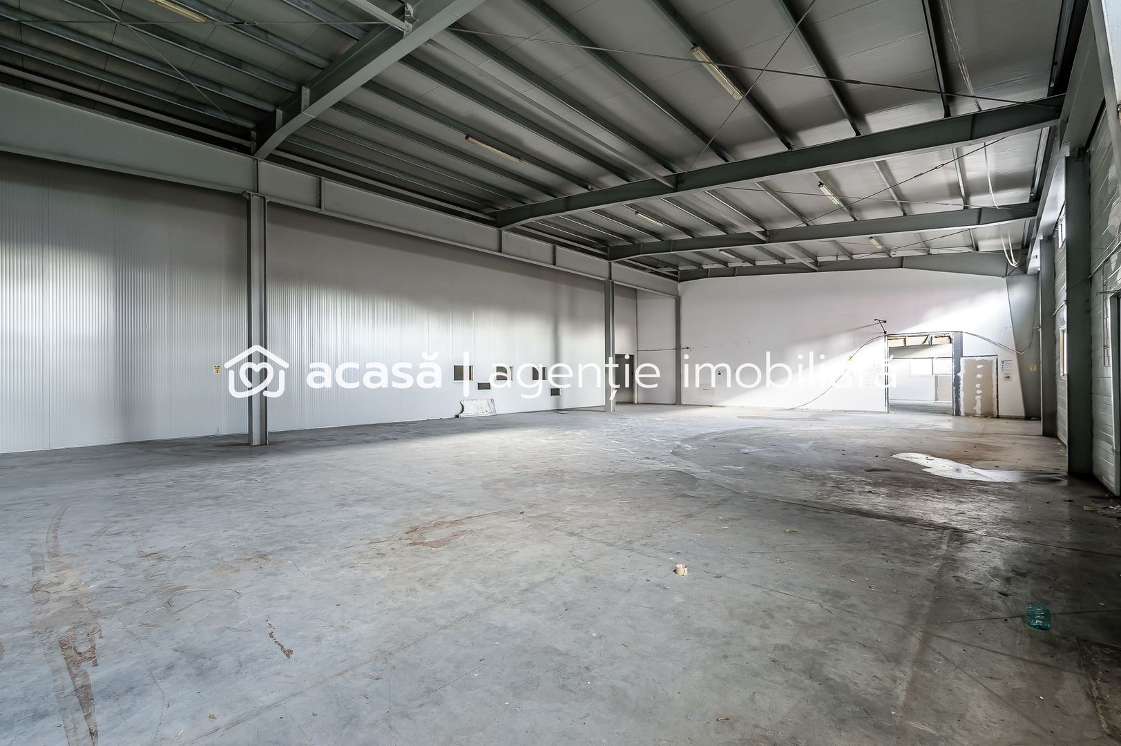 Hală industrială în suprafață de 2744 mp - Poză 2