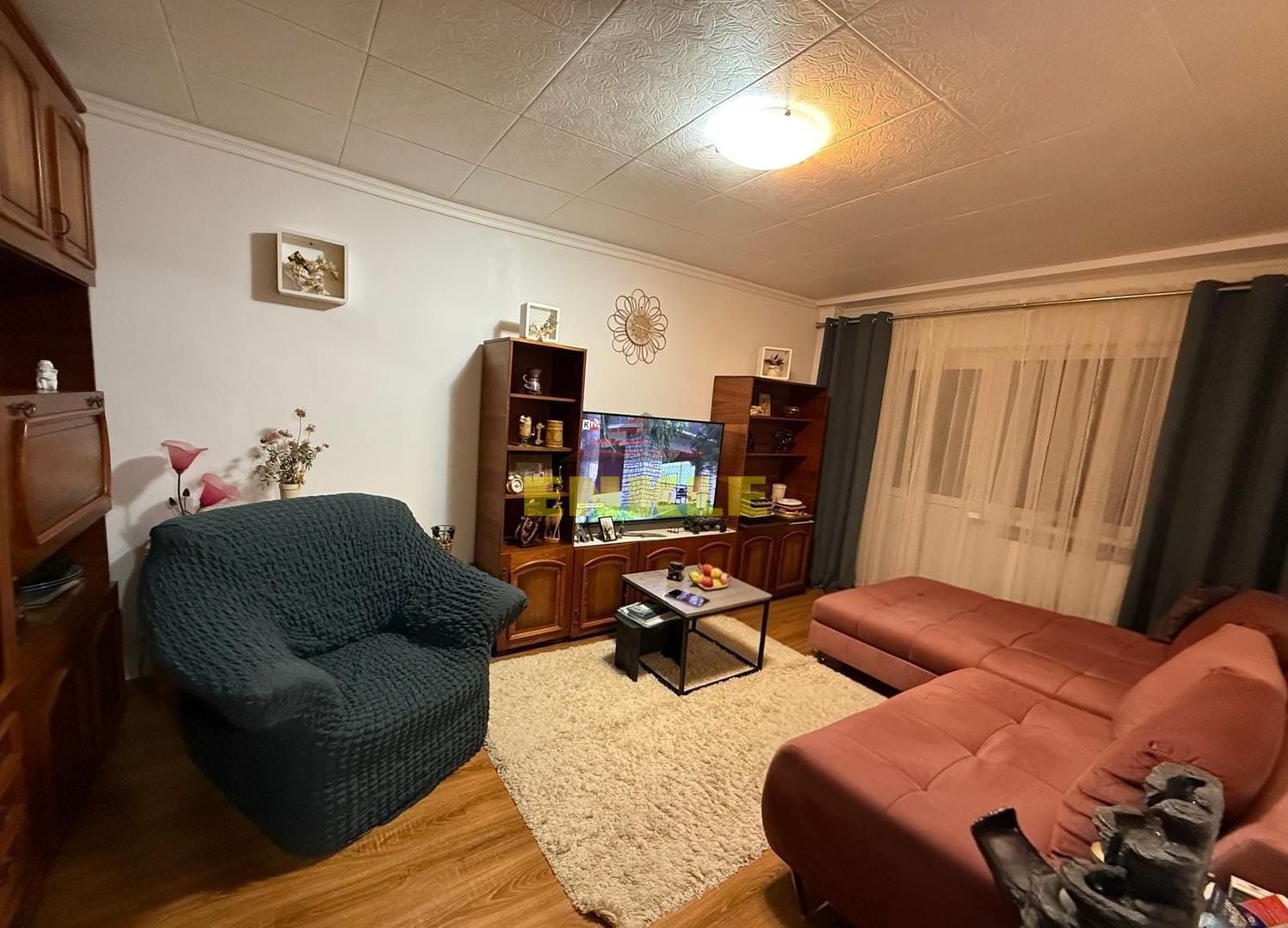 Vânzare apartament 3 camere, Zona Bucovina - Poză 1