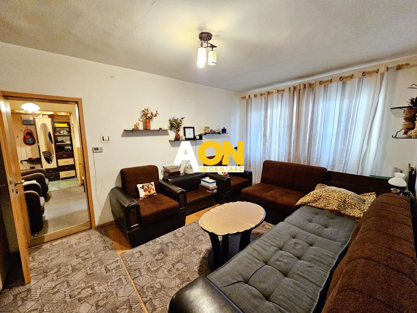 Apartament 3 camere, mobilat, utilat, etaj 2, Cetate - Poză 1