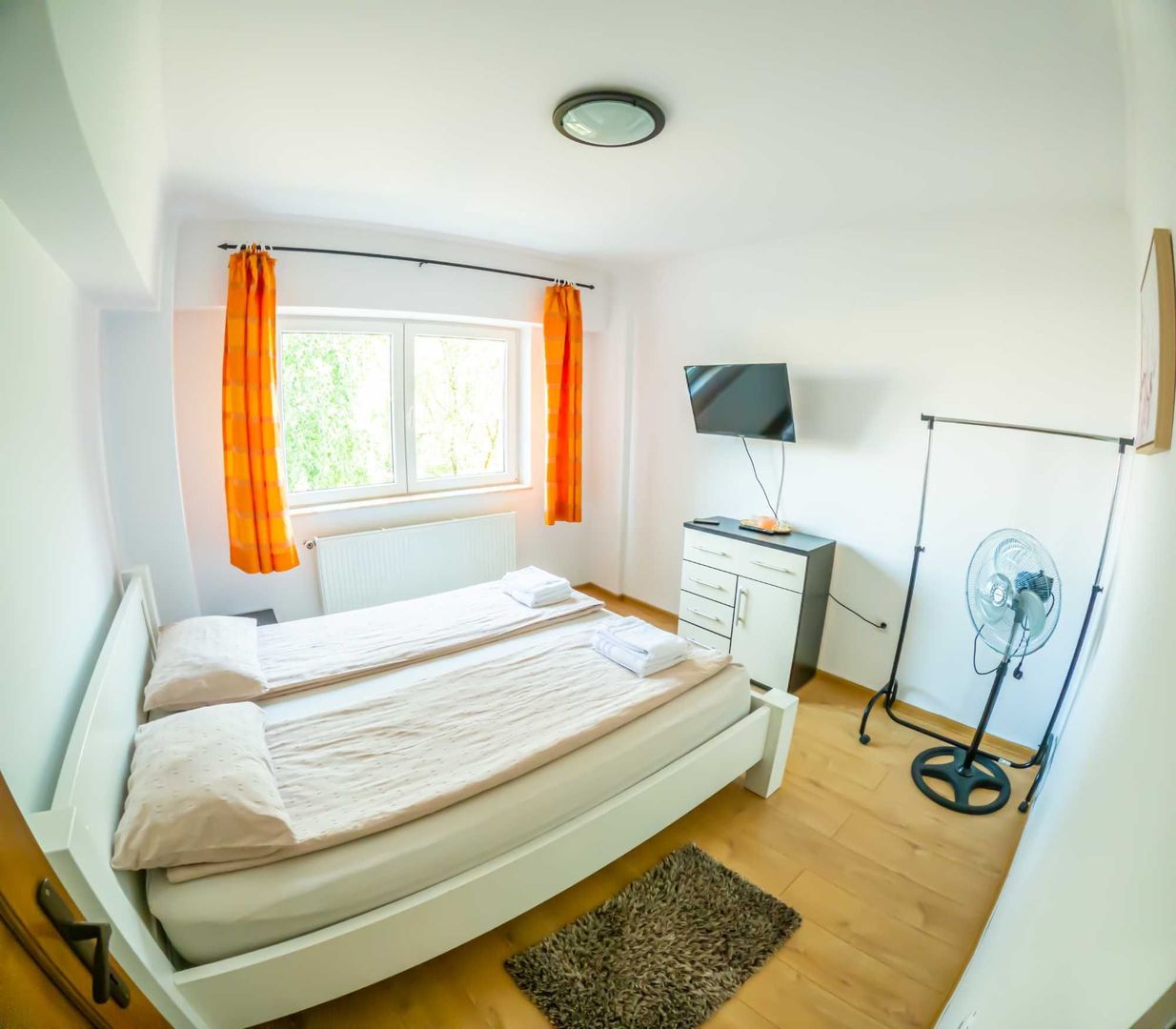 ageuropa.ro vinde apt. 2 cam. DECOMANDAT, RENOVAT si MOBILAT. - Poză 4