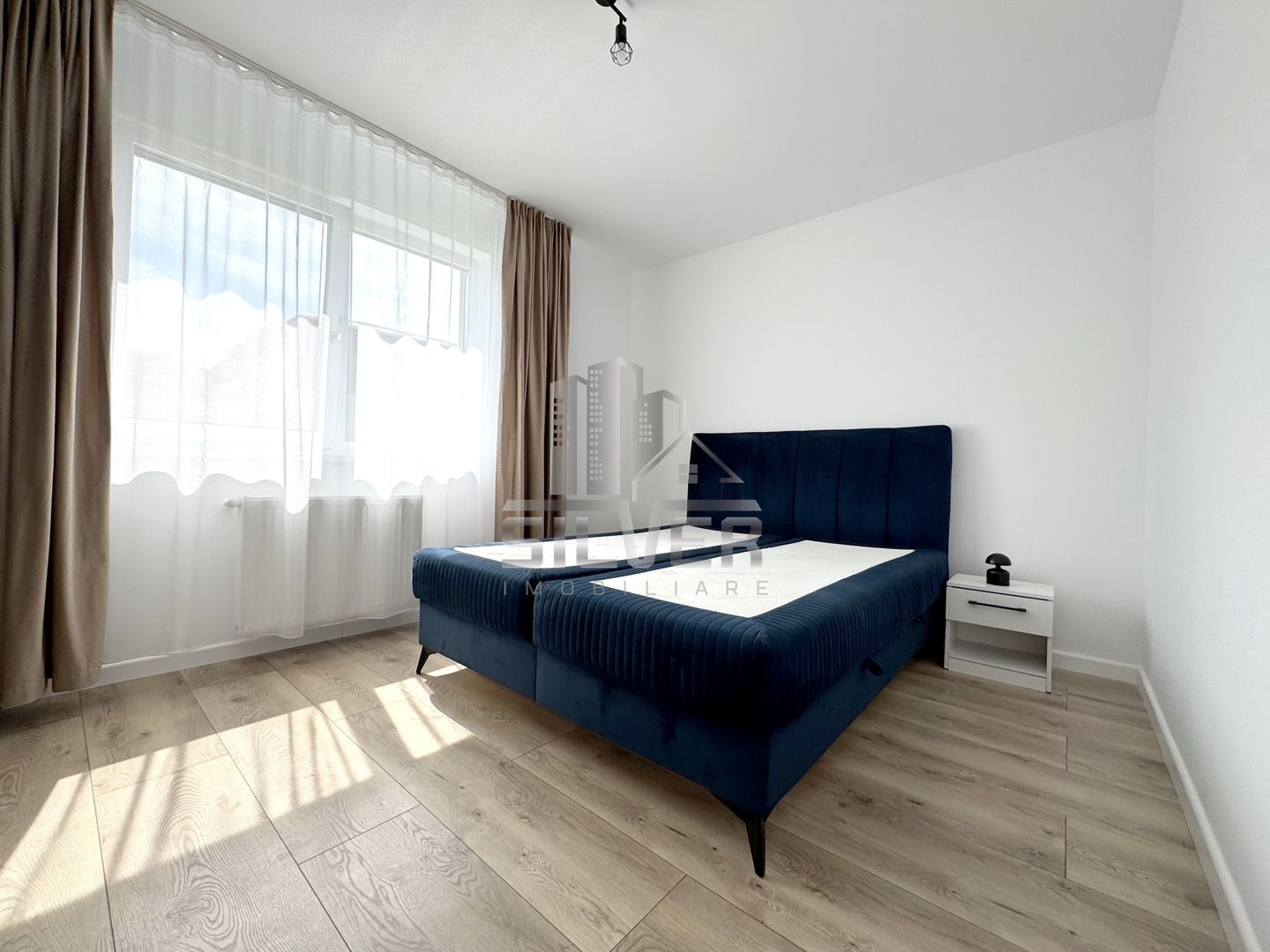 Apartament cu 2 camere/terasa 37 mp/garaj/PET FRIENDLY/Eroilor - Poză 9