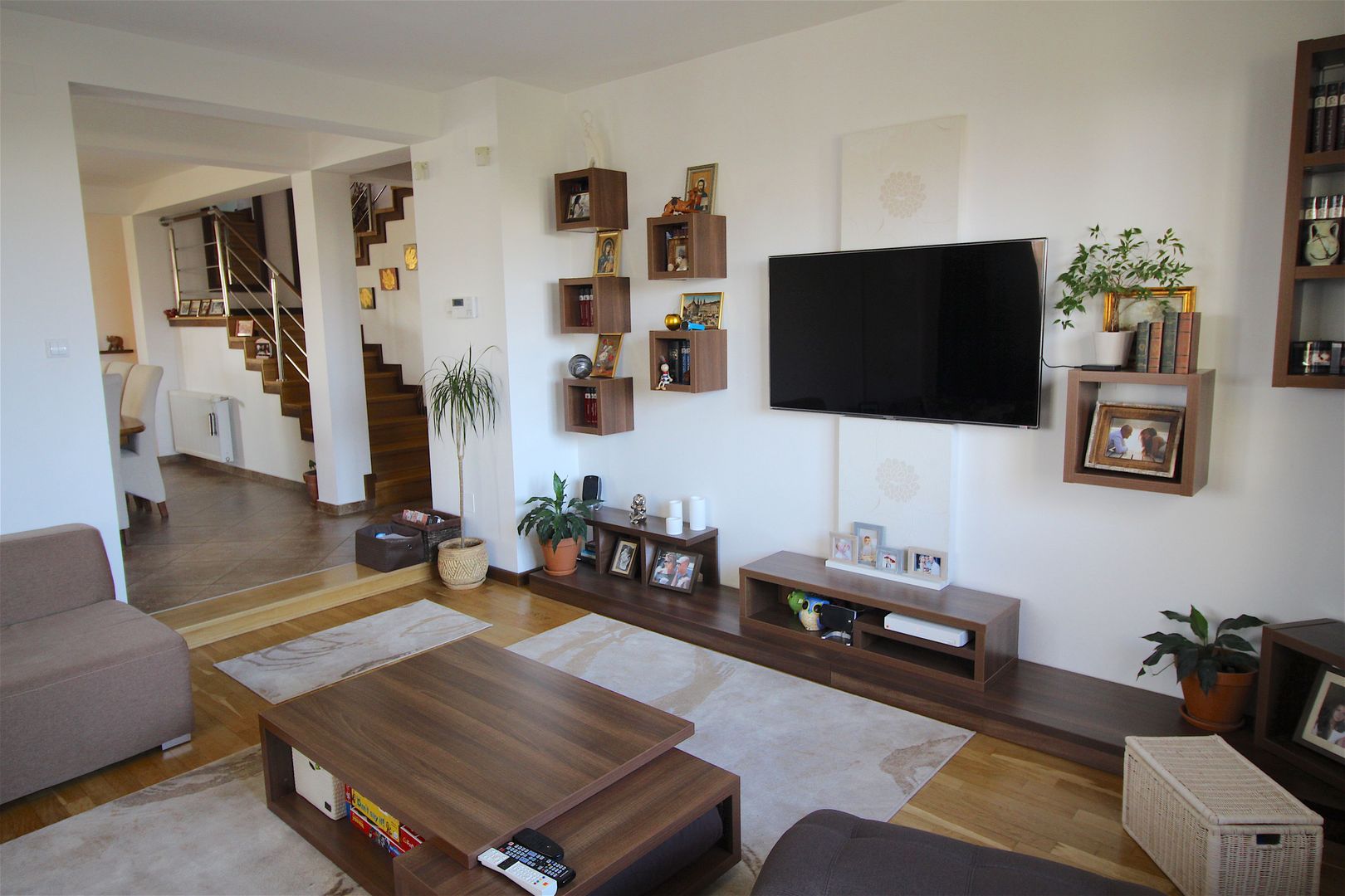 Casă / Vilă cu 5 camere de vânzare în zona Dumbravita - Poză 1