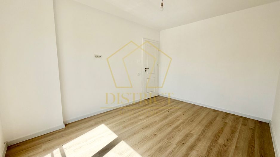 Duplex cu 5 camere si 2 bai, 470 mp teren si 115 mp utili in Ghiroda. - Poză 10