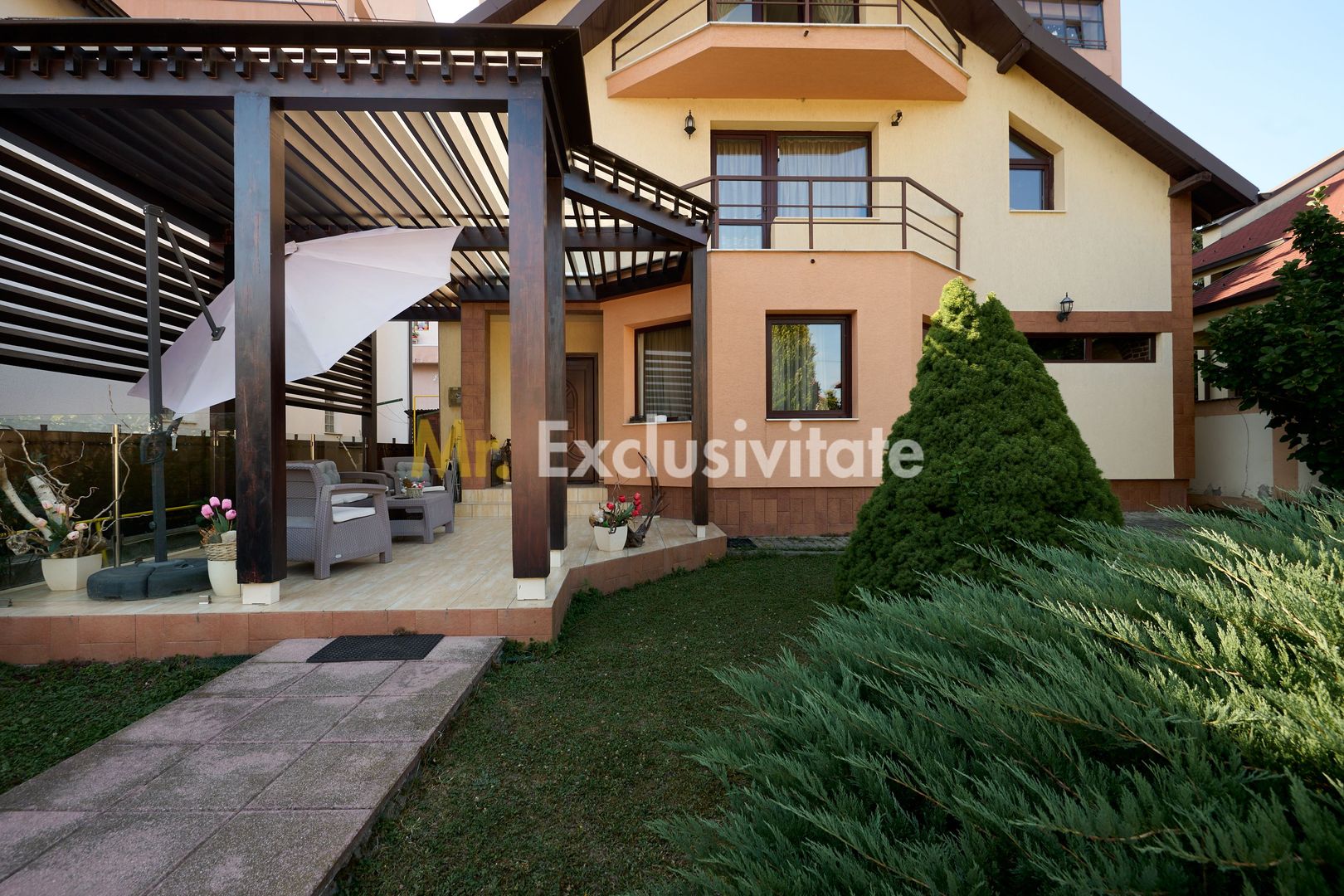 Casa + 305 mp terem curte proprie in zona rezidentiala Gavana - Poză 14