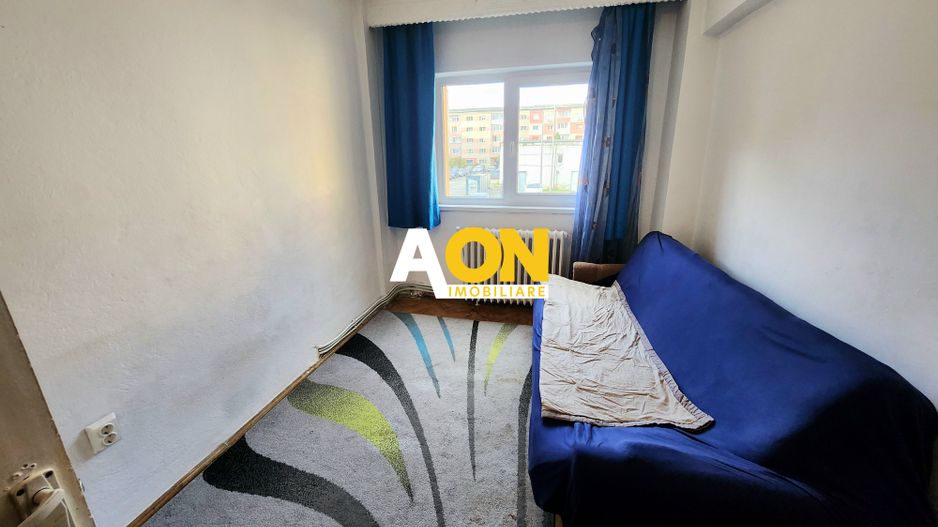 De vanzare apartament 3 camere, etaj 1, Cetate - Poză 3