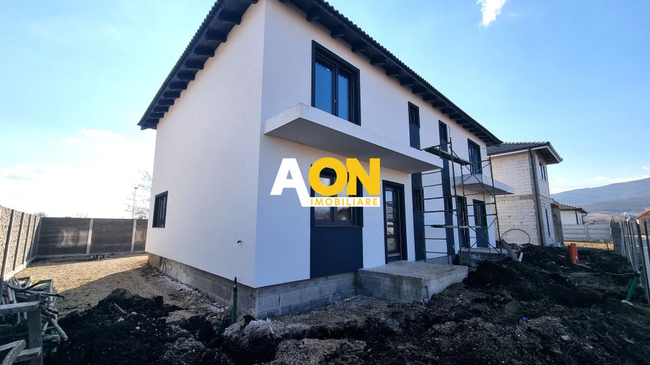 De vanzare 1/2 duplex, 4 camere, 224mp teren, Orizont - Poză 1