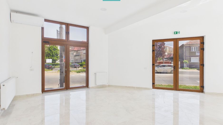 Ioșia: două spații vitrate, unire posibilă - Poză 1