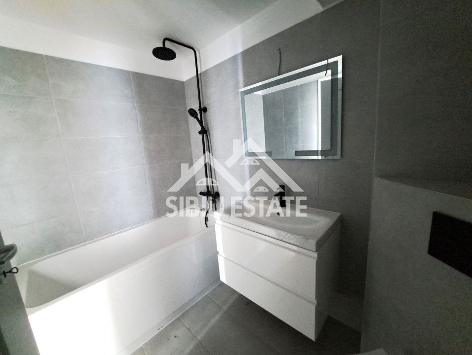 Apartament Sibiu 4 camere, 2 bai NOU lift si parcare - Poză 8