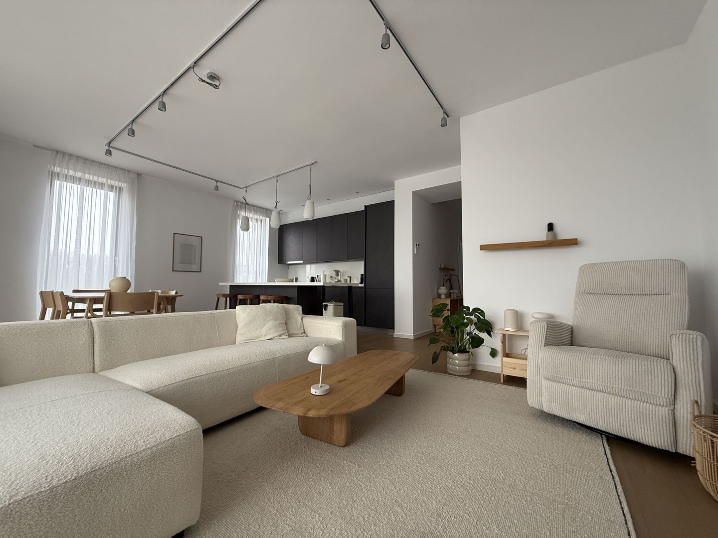 Apartament Jandarmeriei | Stejarii (The Ivy) - Poză 2