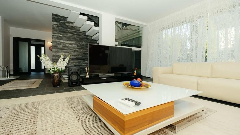 Vila cu piscina si 1000mp teren - Erou Iancu Nicolae - Poză 4