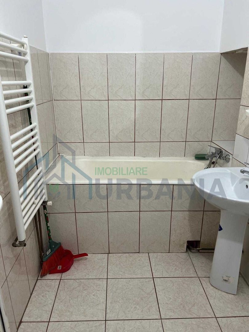 PERS FIZICA vand garsonera Et 1 69000 EURO NEGOCIABIL - Poză 4