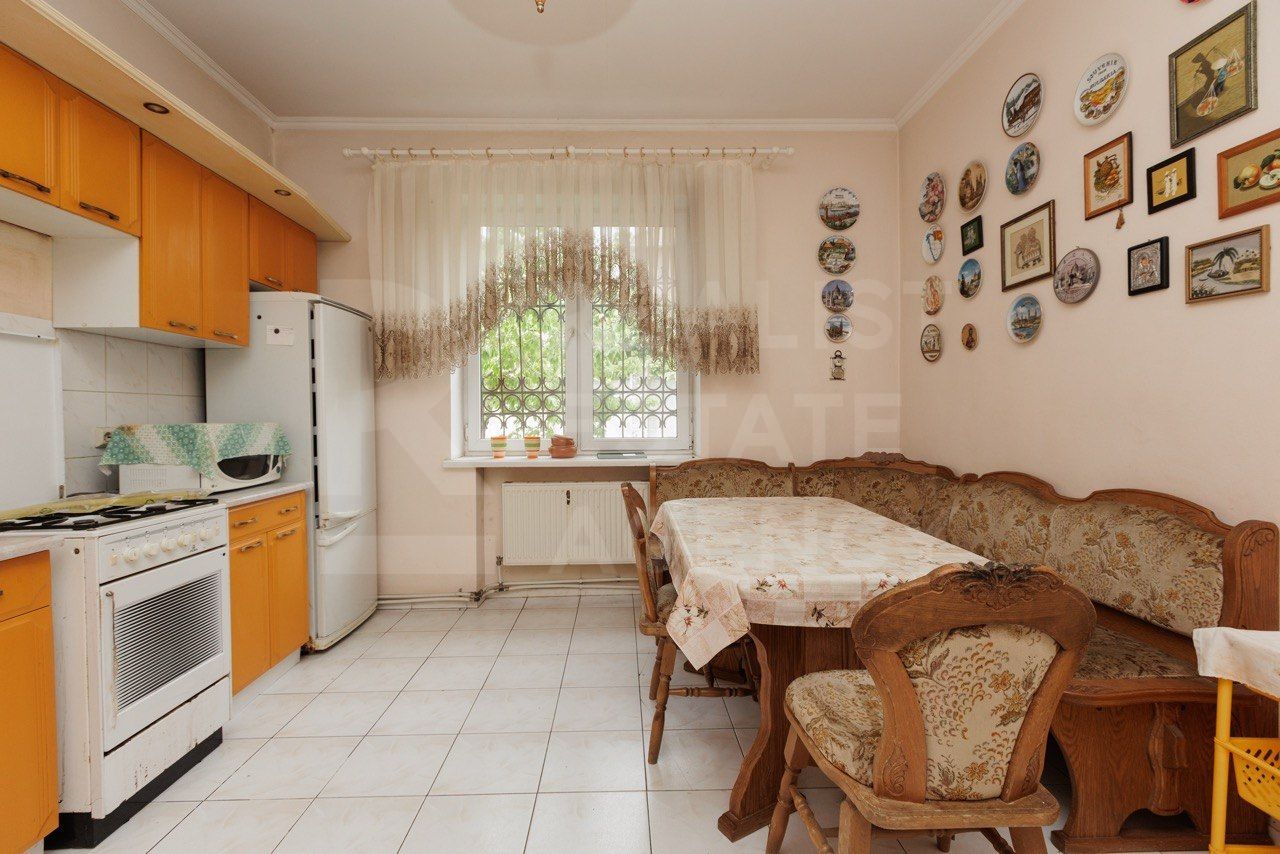 Vânzare, casă 3 nivele , str. Sihastrului, Codru - Poză 9