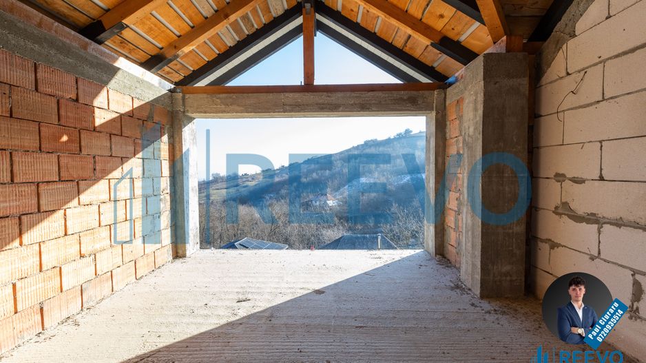 Pensiune/Vilă la roșu P+E+M în Sărata - Poză 24