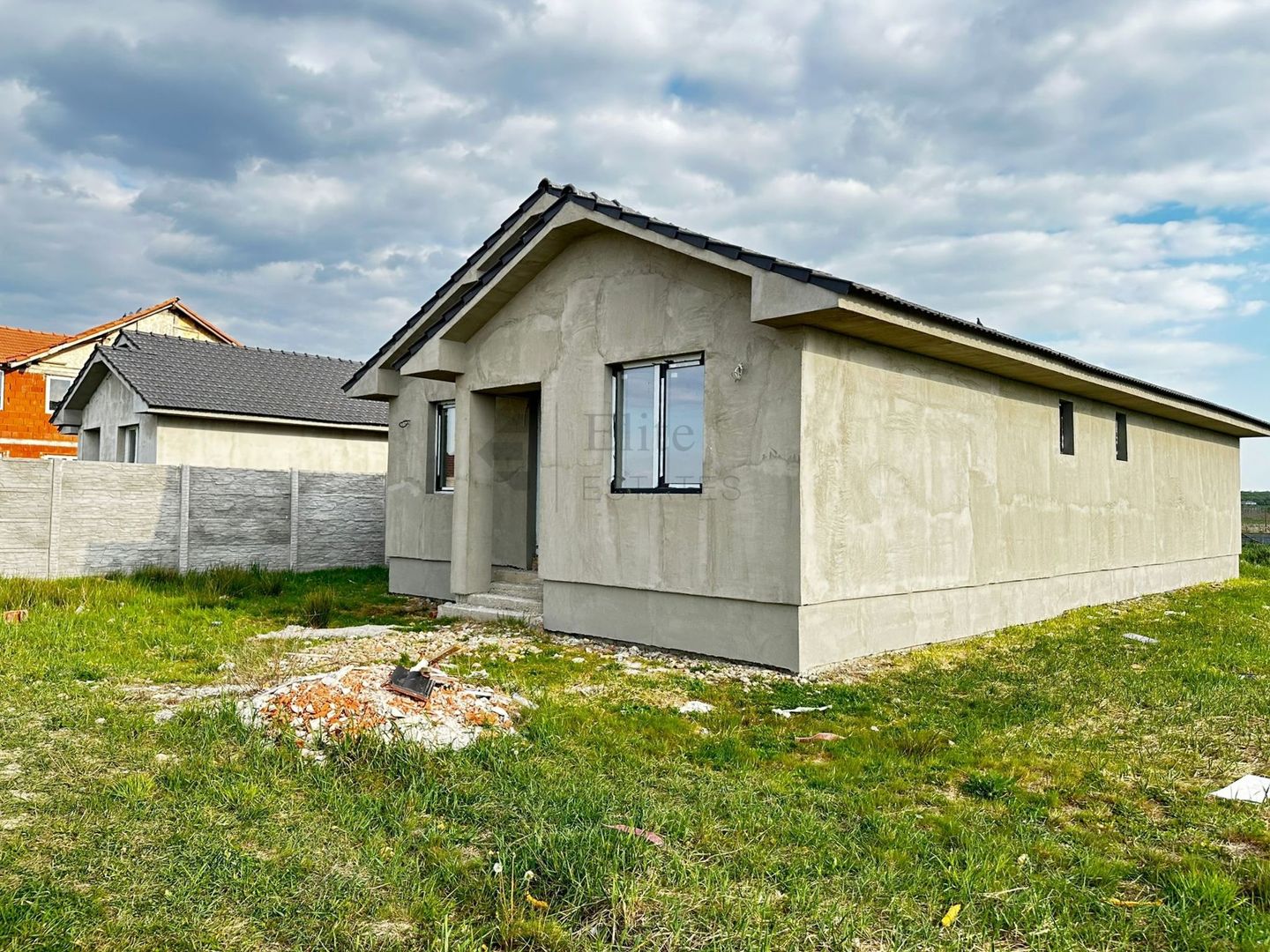 Casa 4 camere de vanzare in Cihei | Panouri fotovoltaice - Poză 2