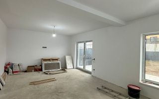 De vânzare - Casă cu 4 camere în cartier Izvor - Poză 9