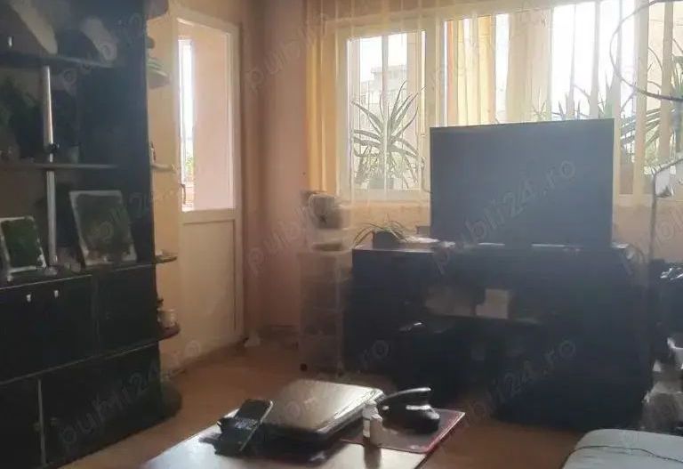 De vanzare apartament  3 camere Victoriei-Basarab - Poză 3