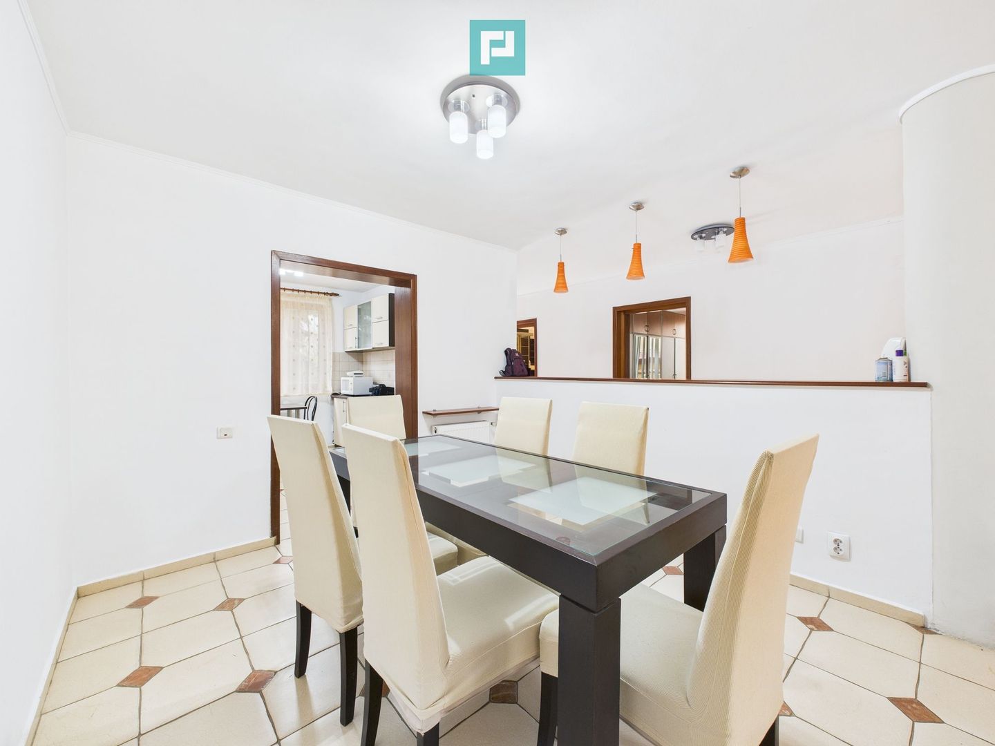 Casă spațioasă în Popești-Leordeni - Poză 8