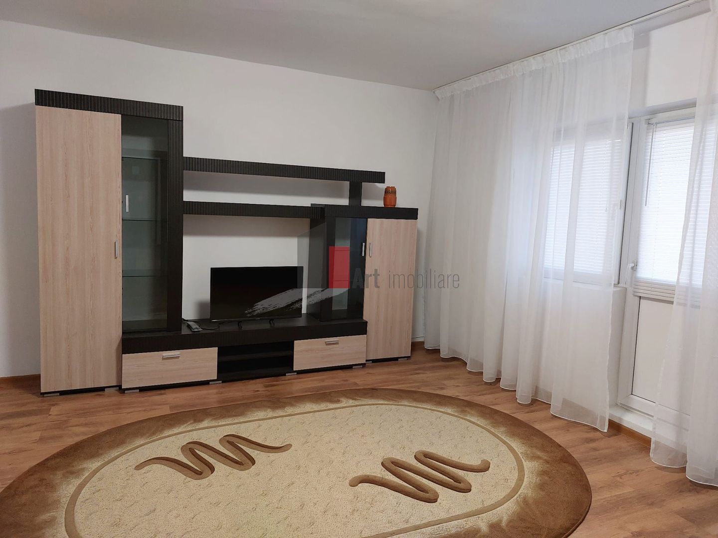 Apartamentul "BRILLANT", bloc nou, mobilat/utilat, CENTRALA PROPRIE - Poză 2