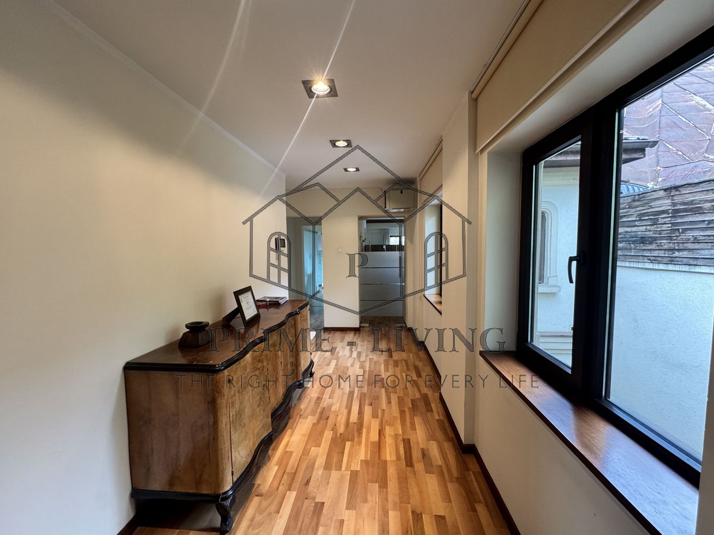 VILA DEOSEBITĂ LA VÂNZARE ÎN ZONA CENTRALĂ APROAPE DE CALEA PLEVNEI - Poză 7