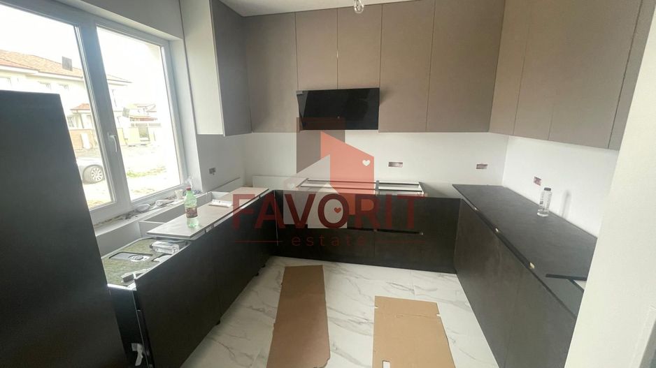 Duplex despartit prin camera tehnica. Carport. Finisaje la alegere - Poză 10