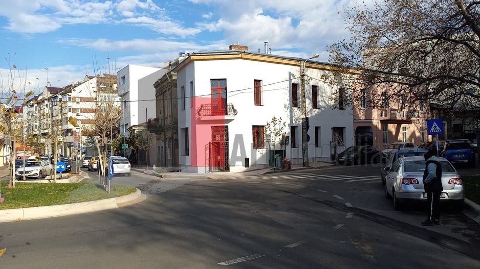Vila  de inchiriat recent renovata - Poză 1