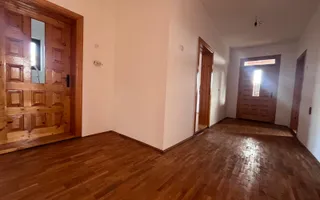 Vanzare casă spațioasă cu teren generos în Cândești Vale–jud Dambovita - Poză 15