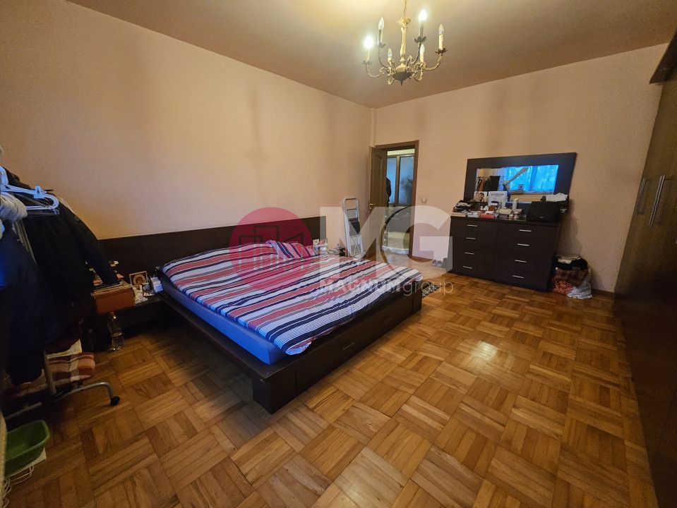 Casă Impresionantă de Vânzare Vitan ideal pentru Locuință sau Business - Poză 5