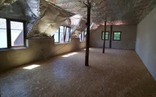 BRASADAS vinde casa cu gradina si garaj. - Poză 12
