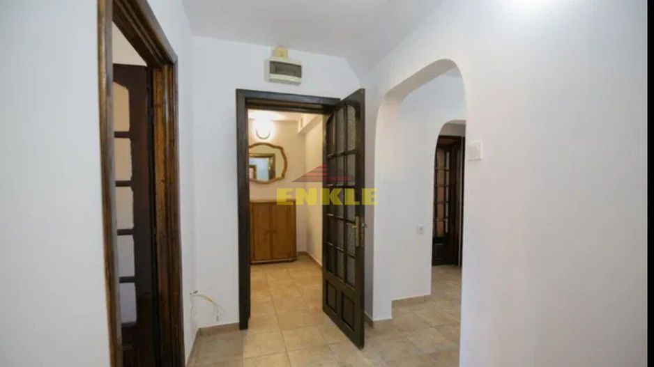 De vânzare apartament cu 4 camere decomandat, zona Bulevard - Poză 3