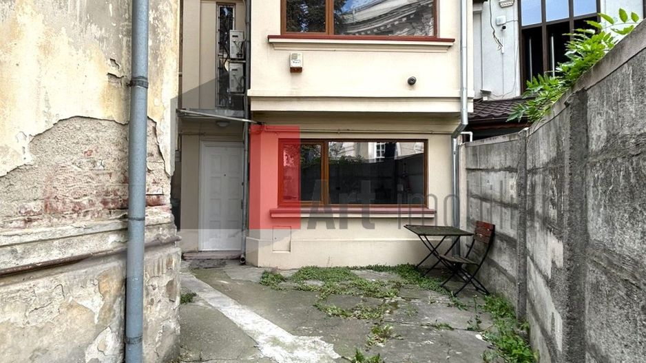 Apartament 2 camere/corp casa - zona Ultracentrala/Piata Romana - Poză 1