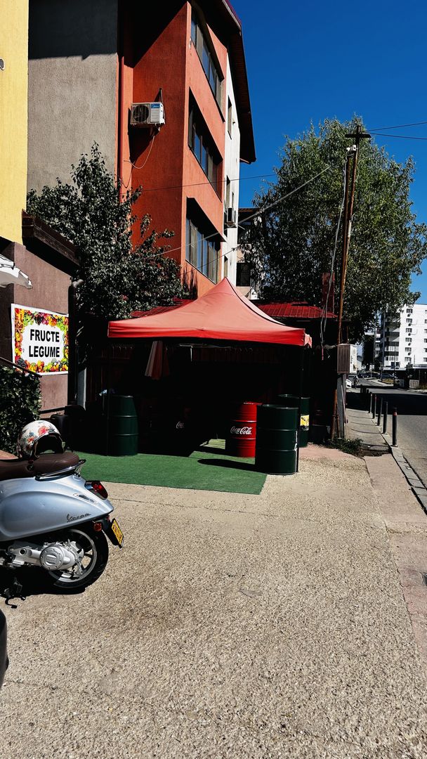 Spațiu comercial versatil cu terasă – potrivit pentru diverse afaceri - Poză 1