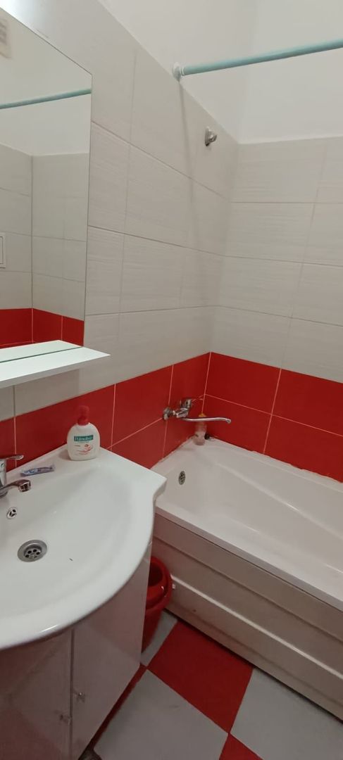 Închiriez apartament 2 camere ,Str Tineretului - Poză 6