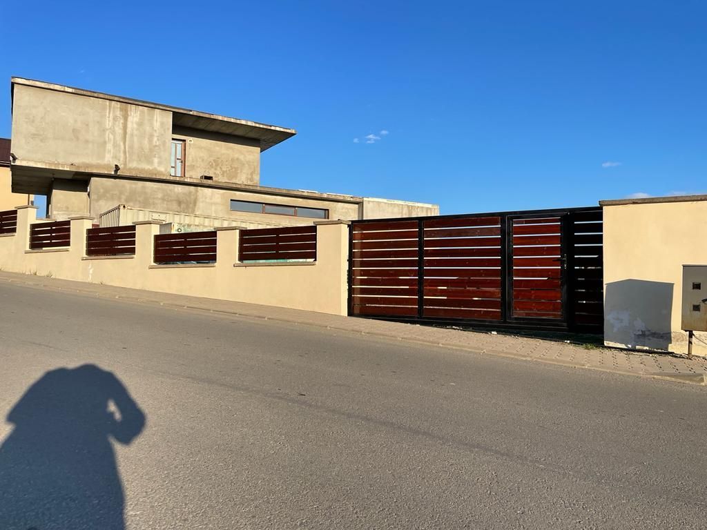 Casa cu 4 Apartamente - Poză 4